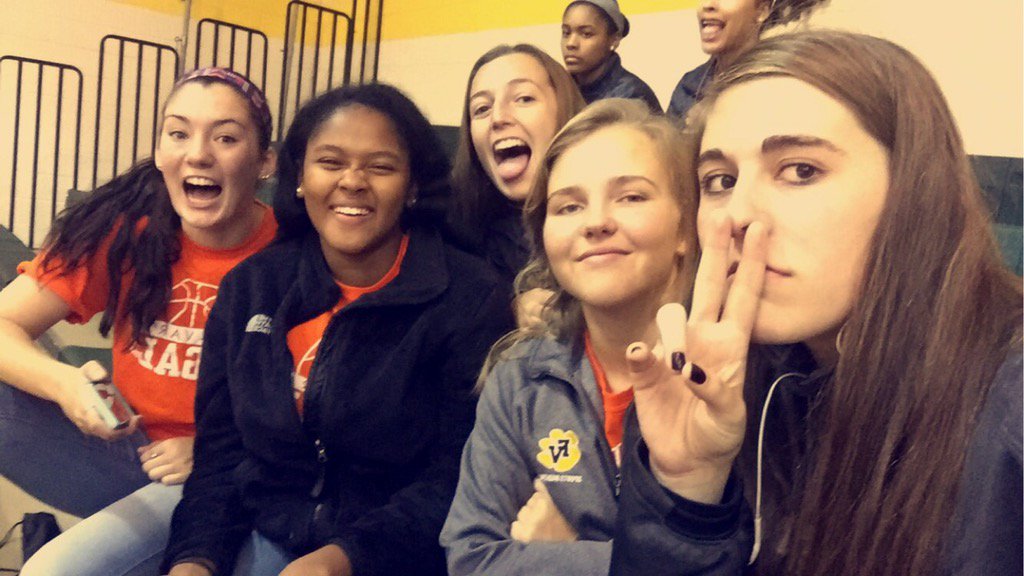 ramagelauren's tweet photo. Happy Birthday @hollywils14 hope it was great!!😎 #missinbballsquad #verylowkey https://t.co/IeBMaElbJh
