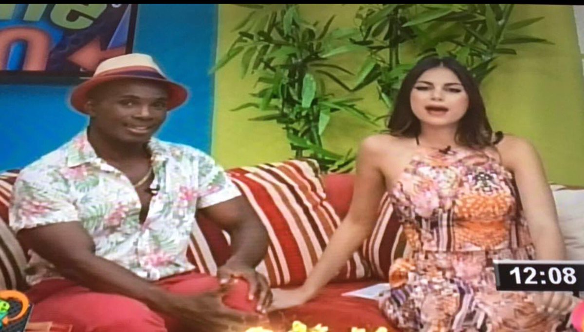 Reyenforma's tweet photo. Negrito y la bella @MaritzaHeredia en calle 60 https://t.co/j1SQRrkoyN