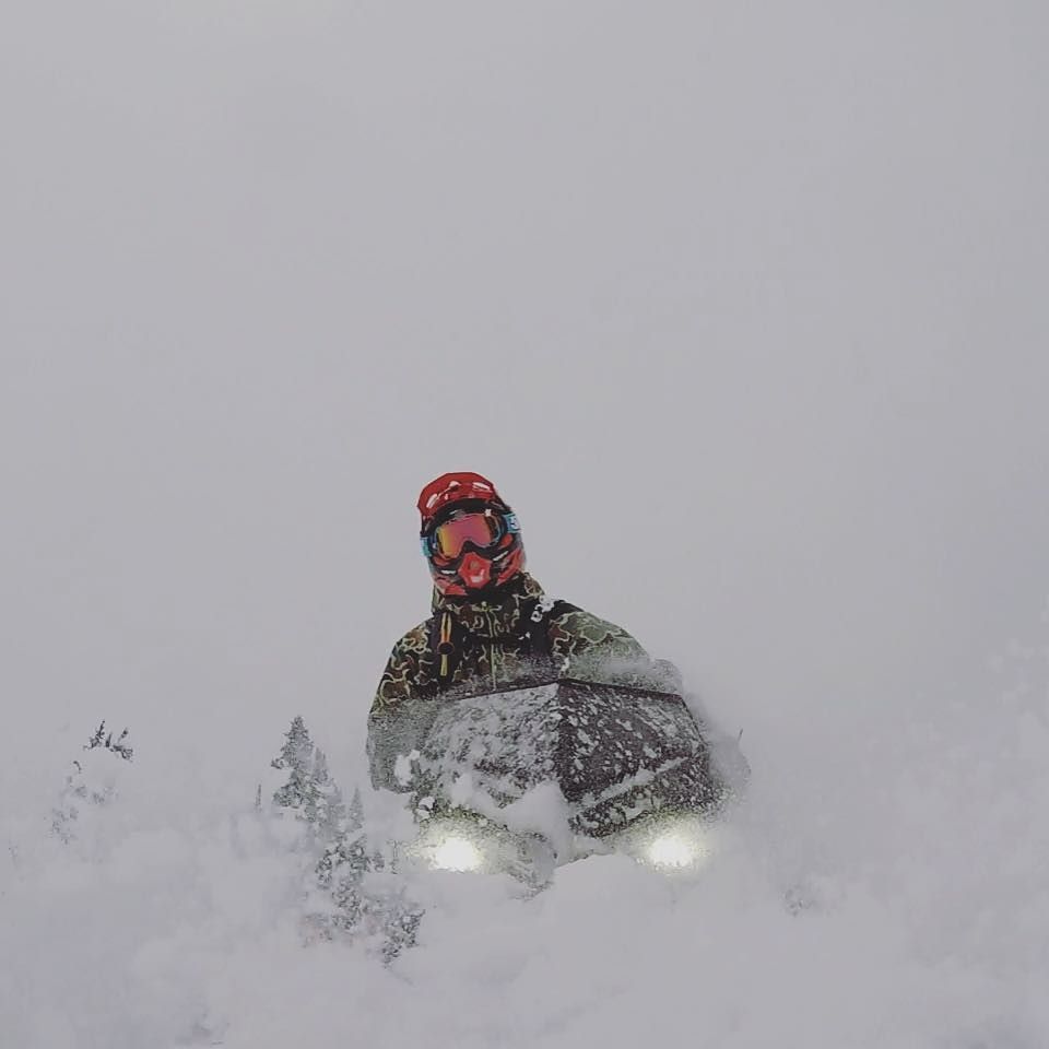 SnowmobileFotos's tweet image. #Snowmobile Foto: By Instagram eskohl ift.tt/233r4hk The white room. #prormk #snowmobile #polarissnow #ax…