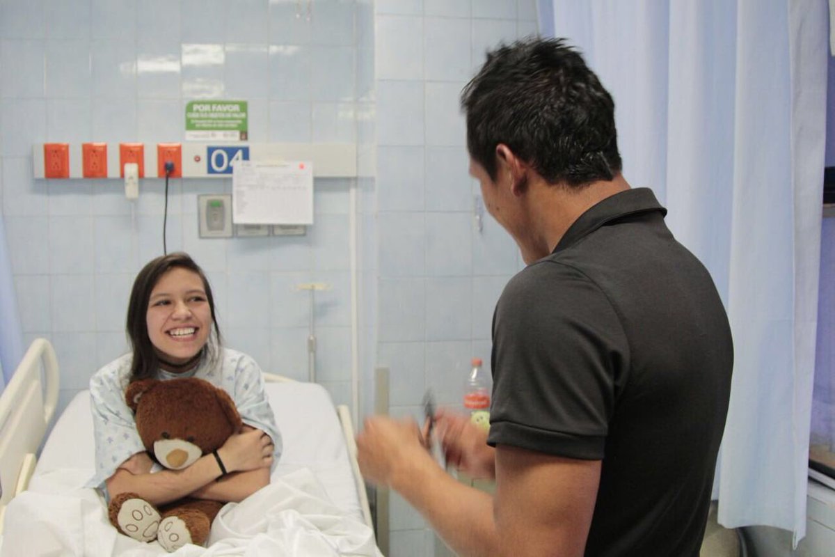 ClubNecaxa's tweet image. Aprendiendo que ante la adversidad nunca se pierde el valor y el corazón #RayosDeLuz #HospitalHidalgo 😊❤️