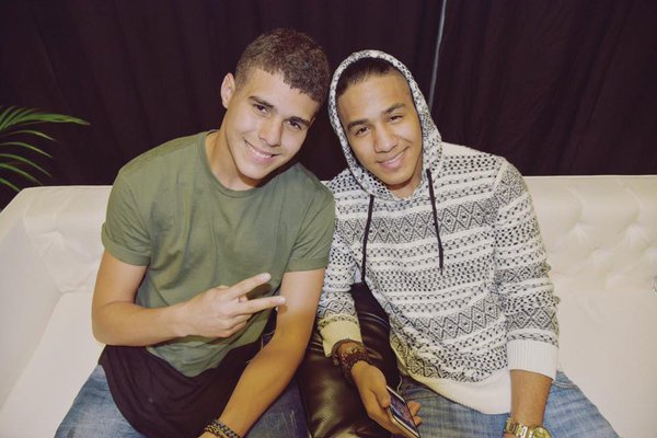 CNCO_VECINAS_RD's tweet photo. El Caribe dice presente en @CNCOmusic con nuestros #RichardCNCO #Vecinaaa Y #ZabdielCNCO #Dimelopapi ✌✌ https://t.co/xpdQw3wAbg