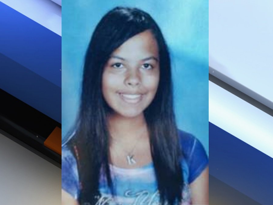 abc15's tweet photo. MISSING: Surprise police need your help finding 12-year-old Keyana Merivier after she never returned from school. https://t.co/KdA0hpgVs7
