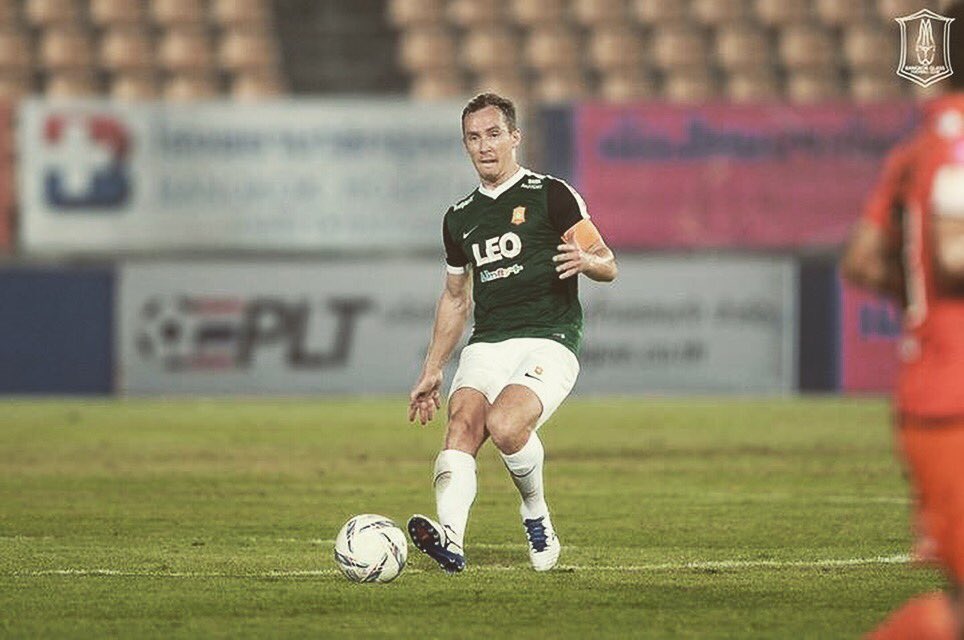 MattSmith_2's tweet photo. Grinding 3points away from home! #footballface #BGFC https://t.co/sKrDsI6QwQ