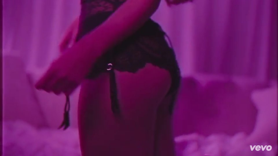 ZNorally's tweet photo. @ArianaGrande i love you #DangerousWomanTonight #Visual1 https://t.co/afVyWAPyJF