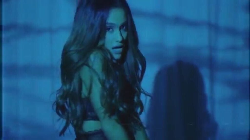 luvxafia's tweet photo. @ArianaGrande https://t.co/WJW6Z2nQmz