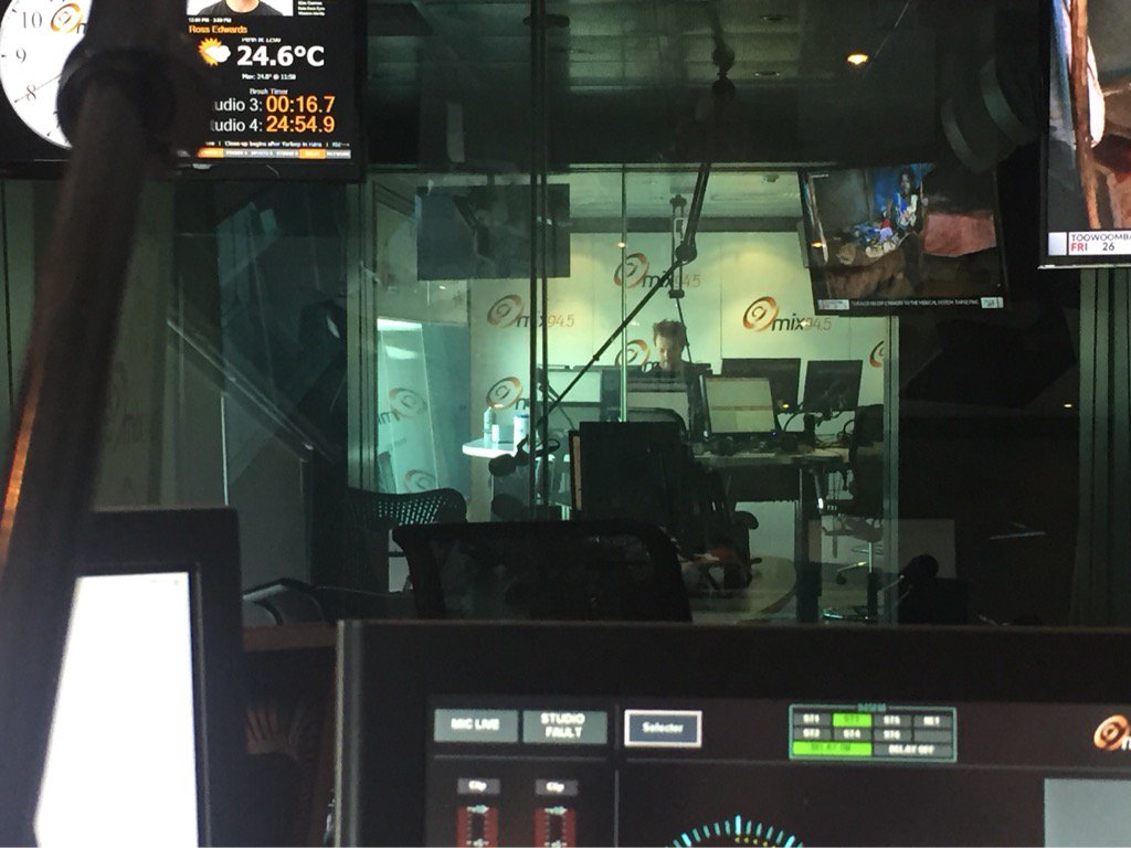 So <a href="/Blake_Williams_/">Blake Williams</a> invaded my studio to interview some dude called <a href="/ChrisCheney23/">Chris Cheney</a> <a href="/thelivingendaus/">The Living End</a> @Mix945Perth