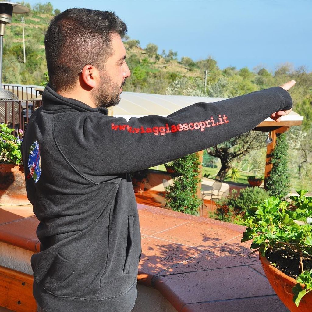 @arsunica2016 mi han beccato a #CasaZarotti mentre scrutavo l'orizzonte, davanti a me il Golfo di Salerno e #Castel…