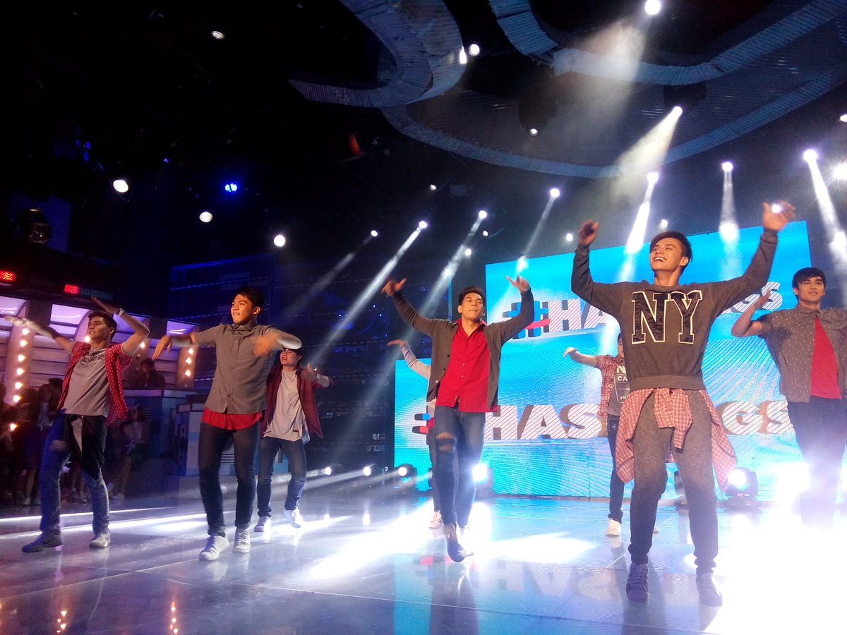 itsShowtimeNa's tweet photo. Napakataas ng energy ng mga Kilig Ambassadors! Happy Thursday Madlang People! #ShowtimeGreatestLove https://t.co/PjGAq5g3Yt