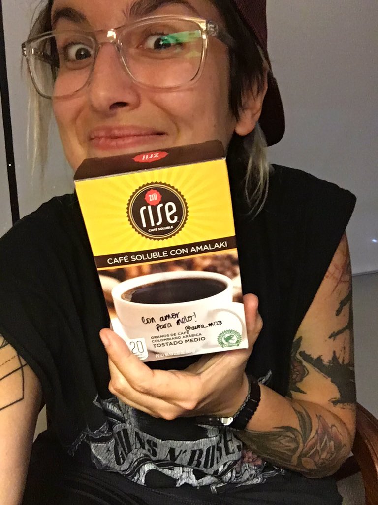whodsuw's tweet photo. Nada más llegar a Colombia me dan esto. Cómo me conocéis. 😍 https://t.co/Admj6fInvk