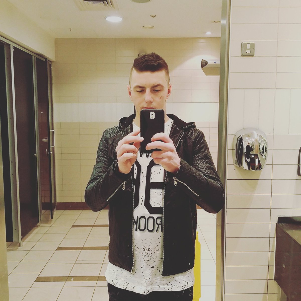 raimonds35's tweet photo. Chilling. ✌✋👍 https://t.co/Yu4UTsSr88