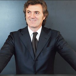 sole24ore's tweet photo. La guida di Telecom a Cattaneo https://t.co/8pOBtNPVtt https://t.co/3w9z3BhVaV