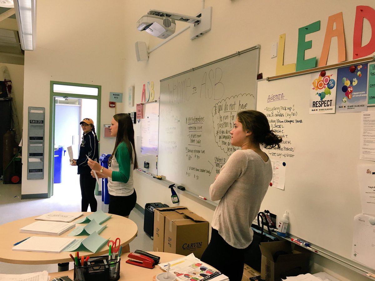 LCCHSASB's tweet photo. Huge turn out for the ASB &amp; Leadership informational meeting today! @LCCMavs #lccleaders #BAM https://t.co/WRHNADqFXG