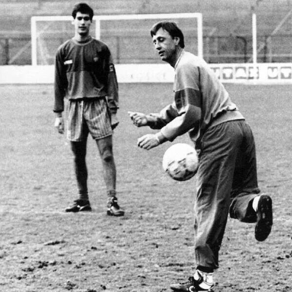 deejayfaremi's tweet photo. A young Pep Guardiola learning carefully from Johan Cruyff... #ThrowbackThursday https://t.co/ZpDGD8GHuy