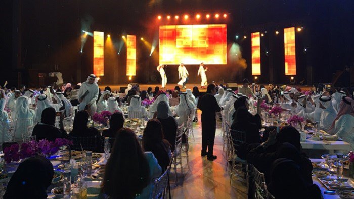 sharjahmedia's tweet photo. مركز الشارقة الإعلامي يكرم اللجان المنظمة للمنتدى الدولي للاتصال الحكومي
#الشارقة #igcf16
https://t.co/9CwPRvpkiQ https://t.co/Fon8NcrRFx