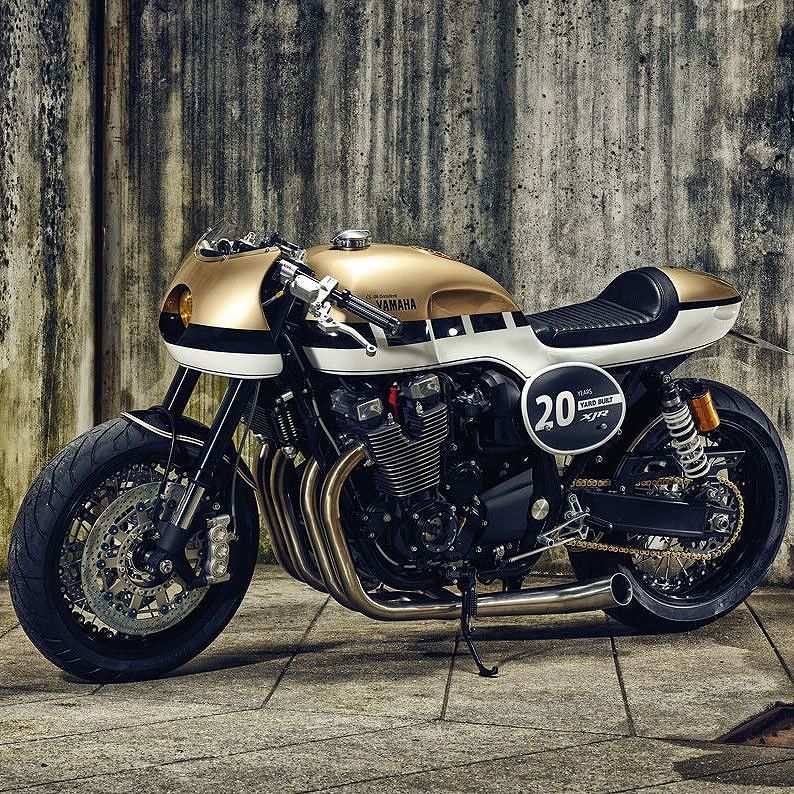 eltjo_avenue21's tweet photo. The #monster #caferacer by #ItRocks! Bikes. The #Portugese #customizers based their #bigbl… https://t.co/UF8PtW4VIC https://t.co/oKHqDoIUMG