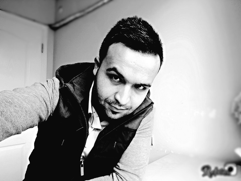 Sen aşk’a aç kalma diye taş taşırdım
Sevseydin aşkı eğer, aşk başına taçlaşırdı...