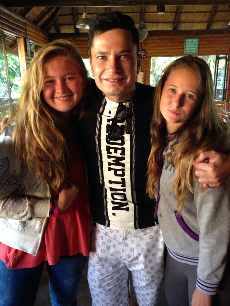 soozivdlinde's tweet photo. #Quentinprinsloo at devoetpadkloof with fans #lucahamman and Samantha https://t.co/Zj9S8XSg5h