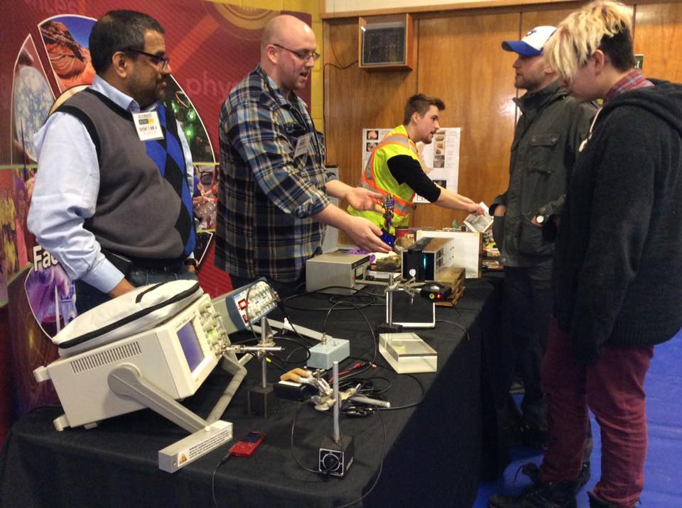 QuartermainCntr's tweet photo. Rockin' fun @science_east ILLUMINATE last Wednesday!
Thanks @unb_science and George Street Middle School #UNBScience https://t.co/mAJEa4QKYC