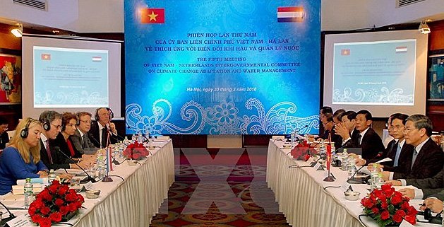 HollandWater's tweet photo. Extreme drought central theme at Dutch-Vietnamese intergovernmental meeting Hanoi #Vietnam https://t.co/GcoJeuIyfU https://t.co/f9W7r2cjol