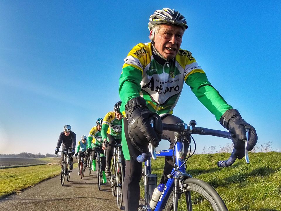 tczevenhuizen80's tweet image. Vanavond het 1e deel van de BRAVO-kennismakingsclinic Toerfietsen op de Racefiets. Iedereen is welkom ! 19 u Bankjes