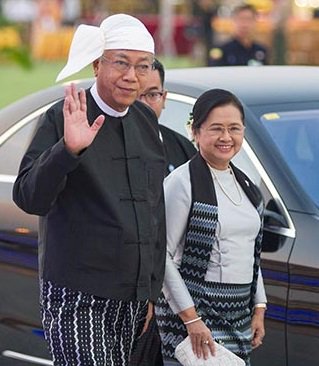 iLoveMyanmar's tweet photo. U Htin Kyaw First Speech as ... #FirstSpeech #TheUnionOfMyanmar #UHtinKyaw https://t.co/qwdiE9Ne8b https://t.co/jpFOwE6R4U