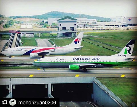 rayaniair's tweet photo. Seiring dan sejalan,
Seindah bunga di taman,
Burung besi nan megah terbang ke awan,
Bahagia kita berdua. https://t.co/1uy8JLnXEU