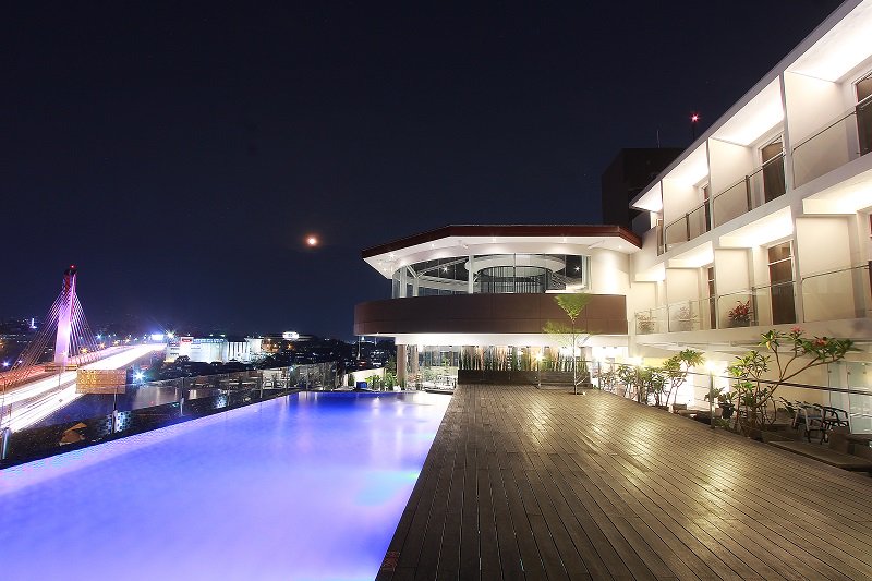 Grandia Poolside , Come And Join With Us .
More Info : 022-42690111