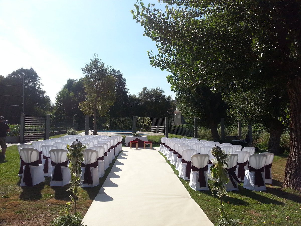 deco__flower's tweet photo. ¡Empieza la temporada! Bodas, bautizos y comuniones. ¿Tienes un #evento? ¡Llámanos! 😊 #DecoFlower #Galicia #Ourense https://t.co/ZdC1De4x8U