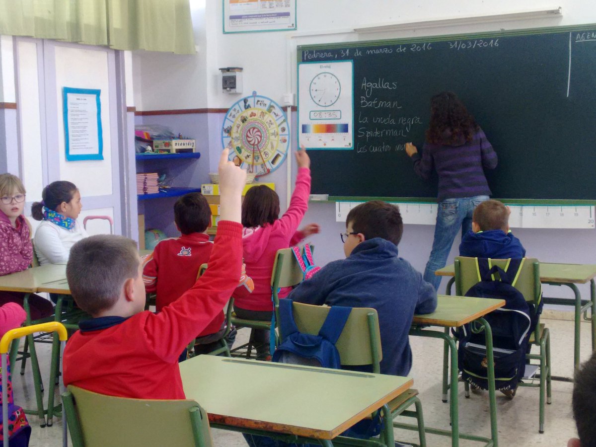 pim_pedrera's tweet photo. #Hoy en el CEIP Tartessos hablamos de héroes y heroínas #Igualdad #Coeducación #SuperLola @tvlpedrera @LuciaRuizG https://t.co/q9BCoDGAJl