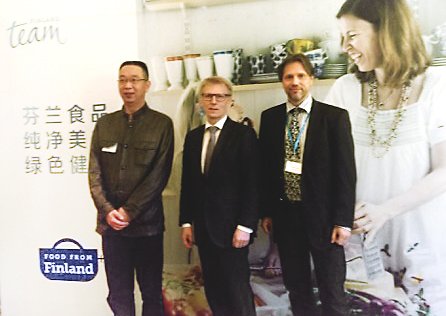 Kättä päälle! Teimme aiesopimuksen yhteistyöstä valtiollisen yrityksen kanssa Kiinassa #vienti #marjat <a href="/Tiilikainen/">Kimmo Tiilikainen</a>