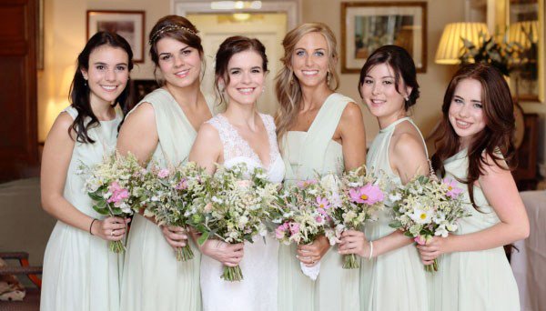 youyourwedding's tweet photo. This is how many flowers you need for your wedding https://t.co/hIowdXtkp5 https://t.co/uIxWqZebah