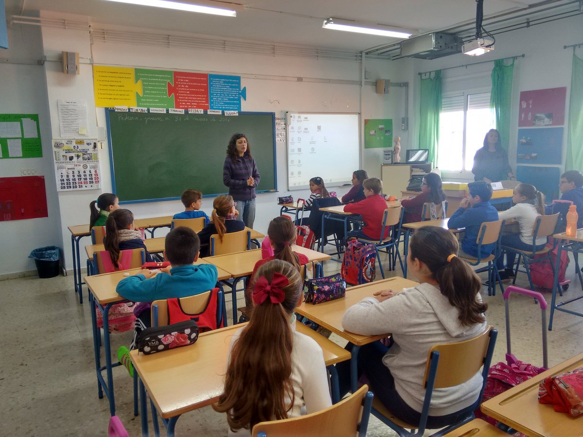 pim_pedrera's tweet photo. Turno ahora para el CEIP Las Huertas #héroes #heroínas #Igualdad #coeducación #SuperLola  @tvlpedrera @LuciaRuizG https://t.co/zgyzv2jiWg