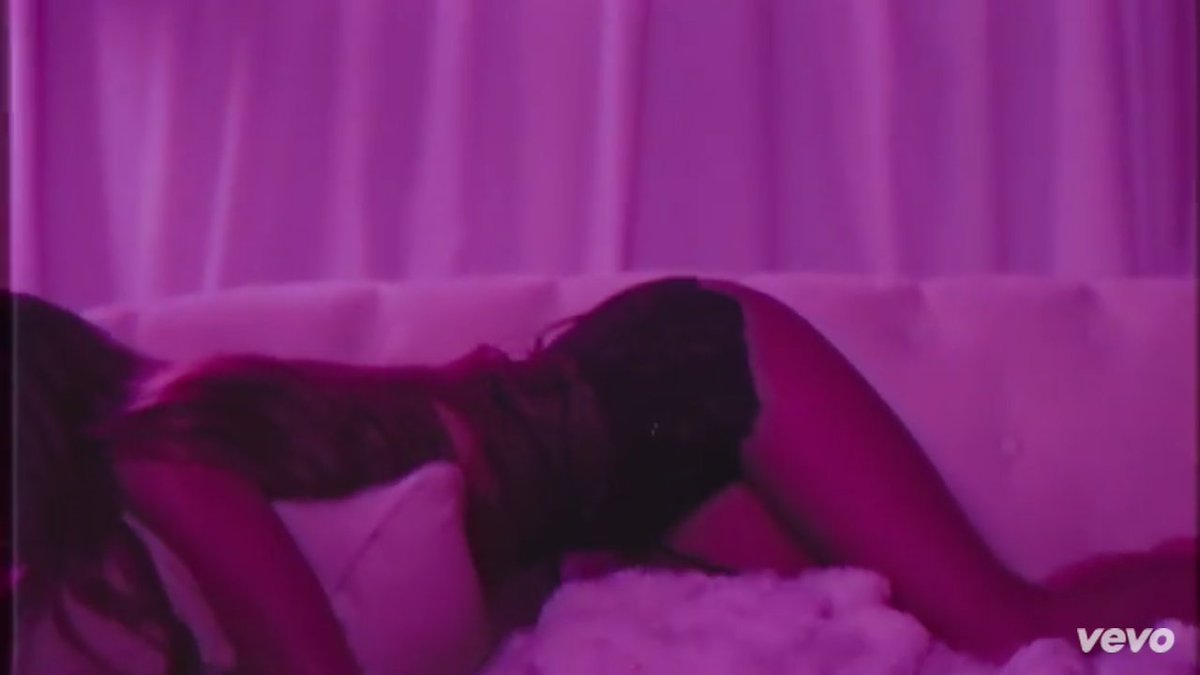 datbieberfans's tweet photo. I wanna be that pillow https://t.co/UWLdYxsJ0P