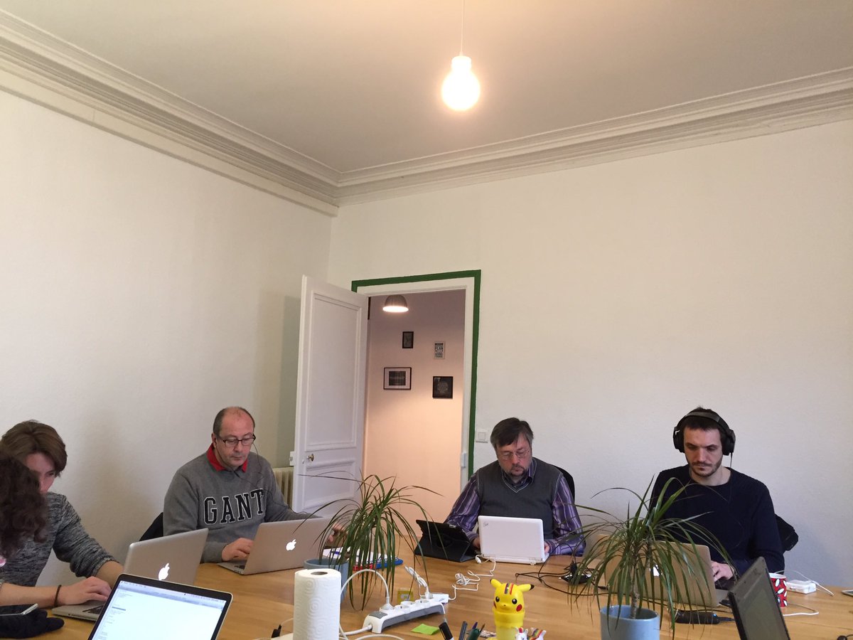 Ca co-work dans le calme et la tranquillité ✌🏻️ en attendant les #pizza 😈 ! #coworking #lemans