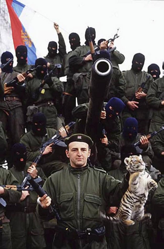 AventurHistoria's tweet photo. Sangría en los Balcanes: 25 años del inicio de las guerras yugoslavas https://t.co/wPxVRTivGF https://t.co/mWpmZeBQPu