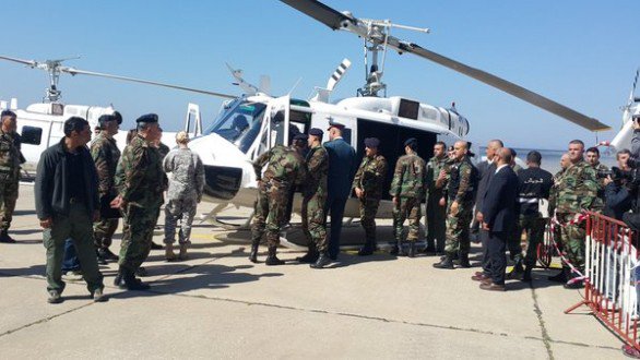 الجيش اللبناني يتسلّم ثلاث مروحيات “هيوي 2” من السلطات الأميركية Ce3c5bTUkAAdjG2