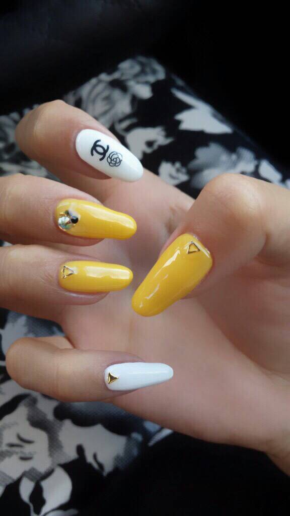 けんけん 山梨市のネイル店で自分が店長になることが決定しました ジェルネイルが00 スカルプ 長さだし 5000 山梨の相場がジェル5000 スカルプ なので 県内最安目指しています 相談等公式ラインにお願いします T Co Ig0nsdbauz