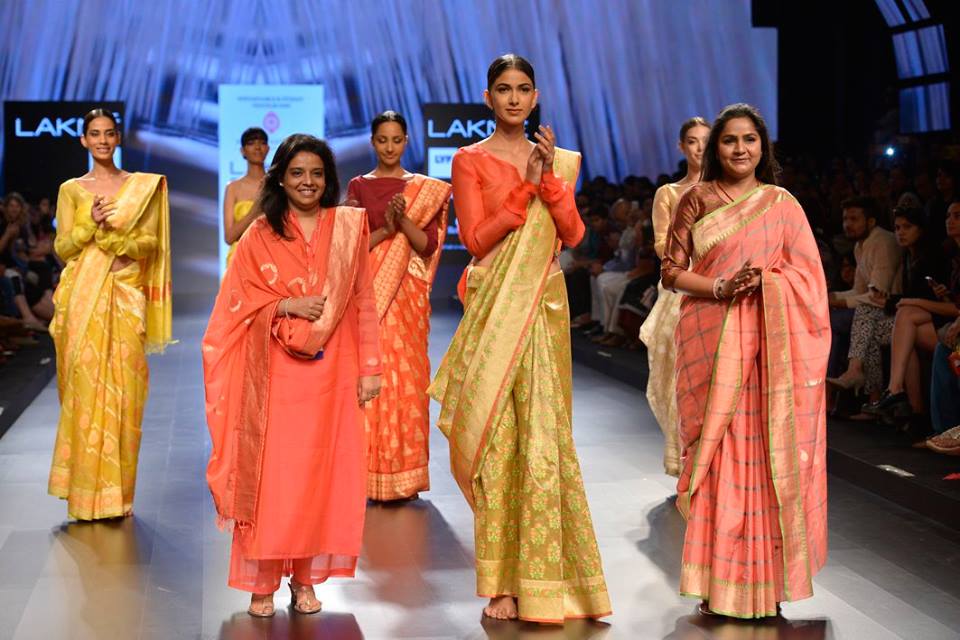 Bridelan's favourite <a href="/swatiandsunaina/">Swati & Sunaina Gold</a> showcased Mulberry silk saris in sunset colours, perfect for summer weddings