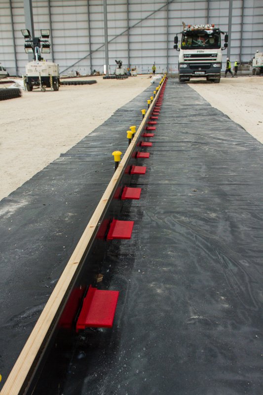 MalinFloors's tweet image. @bandkbuild #greatbear site Markham Vale. Forms made by ourselves to achieve very strict DM1 flatness tolerance