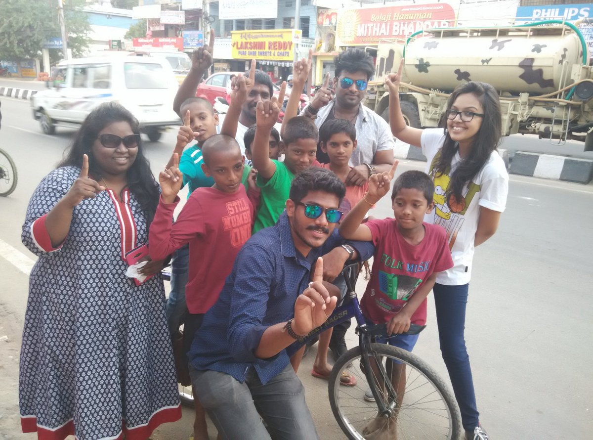 RedFMTelugu's tweet photo. At #Alwal #Lothkunta #ManameNo1 #RedFMHyderabadNo1 https://t.co/2NkynQXIXa