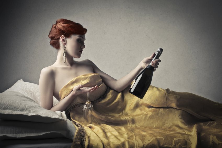 "Bere #vino rosso prima di andare a letto fa perdere peso" (e aggiunge velleità oniriche) lacucinaitaliana.it/news/salute-e-…