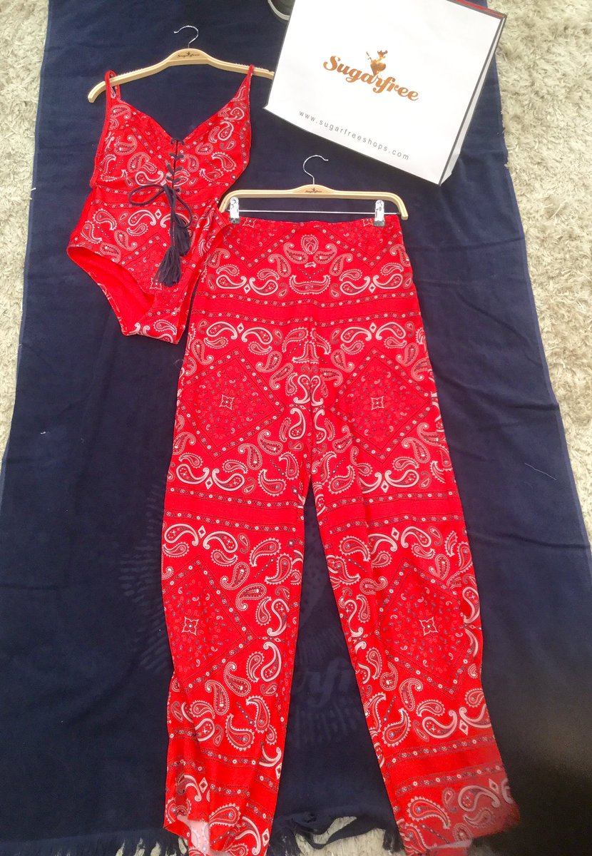 Καντε retweet στην φωτό κ κερδιστε το ολόσωμο Μαγιω την παντελόνια κ την πετσέτα θαλασσης ! Ολα SUGAR FREE ❤️