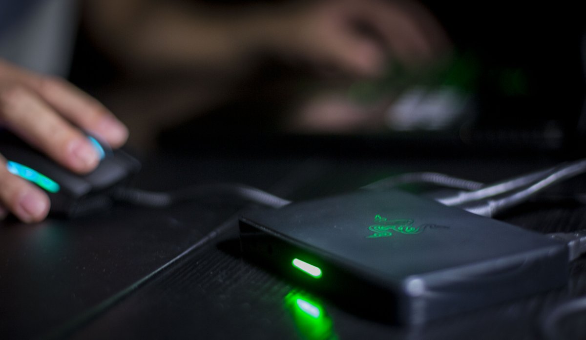 Razer's tweet photo. Good show! @CohhCarnage is giving out at a new Razer Ripsaw capture card. Enter now https://t.co/pZIry00mUw https://t.co/DVR6kN9y5F