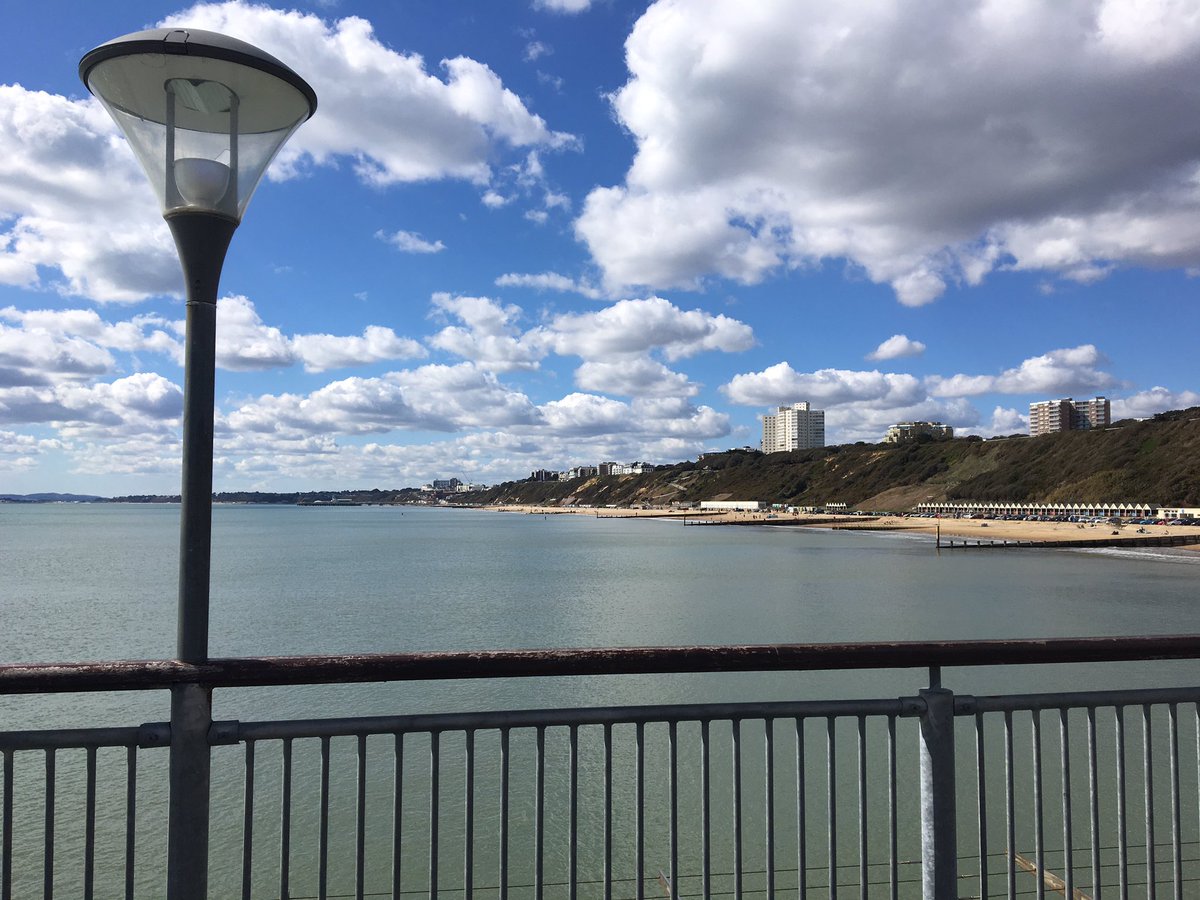 Le2ley's tweet photo. The South Coast really is the place to be #Bournemouth #seaside #BeachLife https://t.co/jQvl0VFBF4