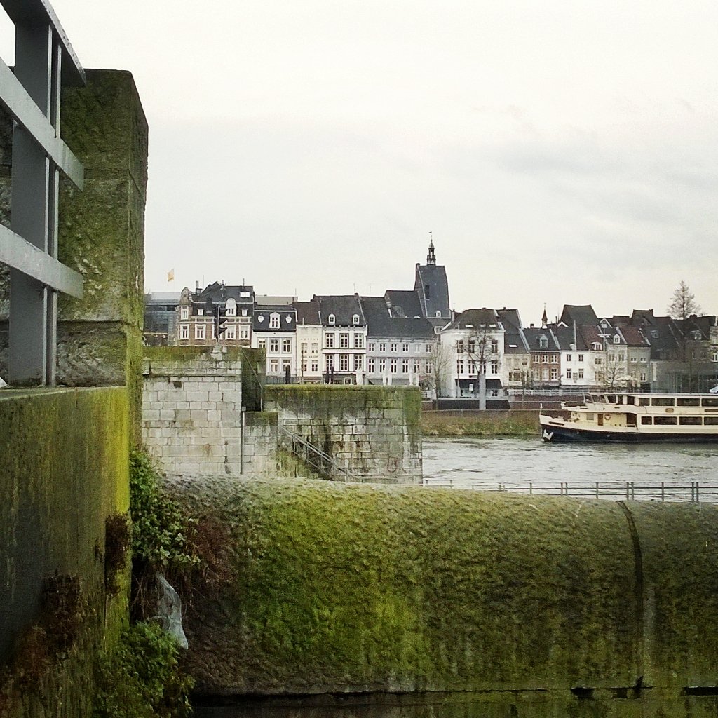 maria_v_L's tweet photo. #Maastricht is wel echt mooi, waarom heb ik hier eigenlijk nooit #gestudeerd https://t.co/68BD1IHK46