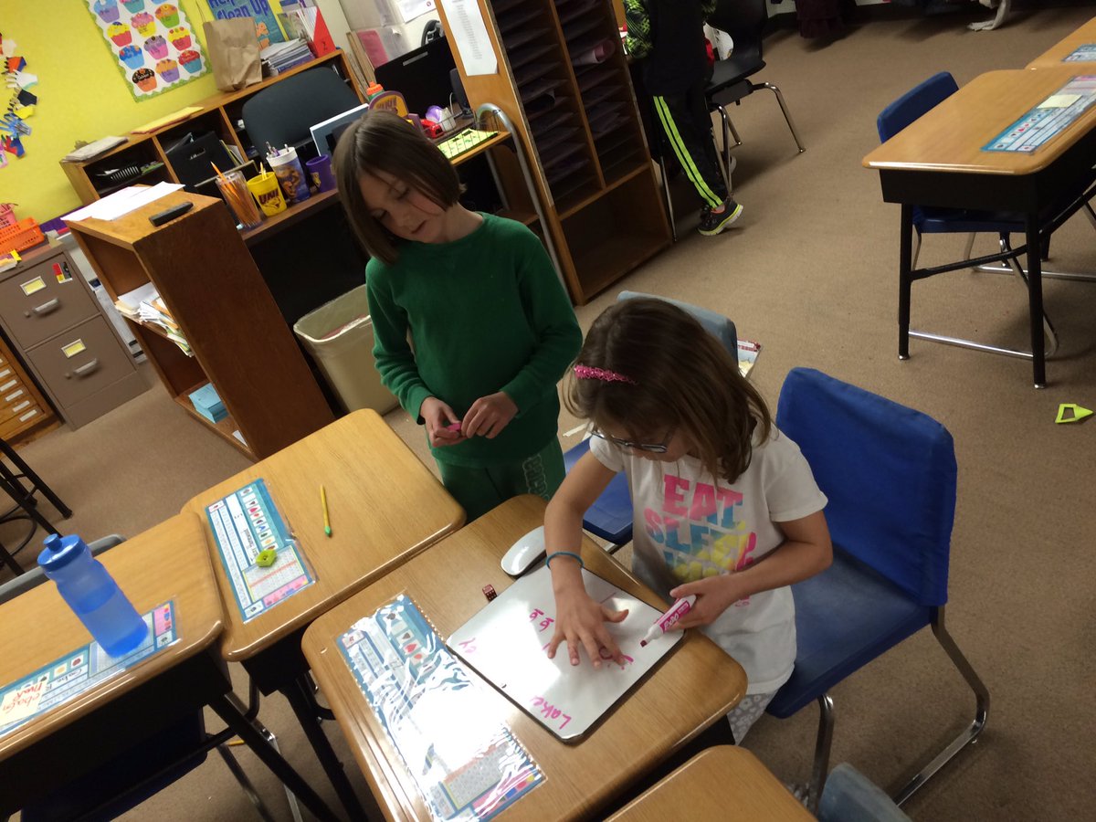 Hansen2ndGrade's tweet photo. Be sure to ask how to play a fun new game we learned today! #RaceTo100 #WeHeartNumbers https://t.co/kvjPCFvTn3