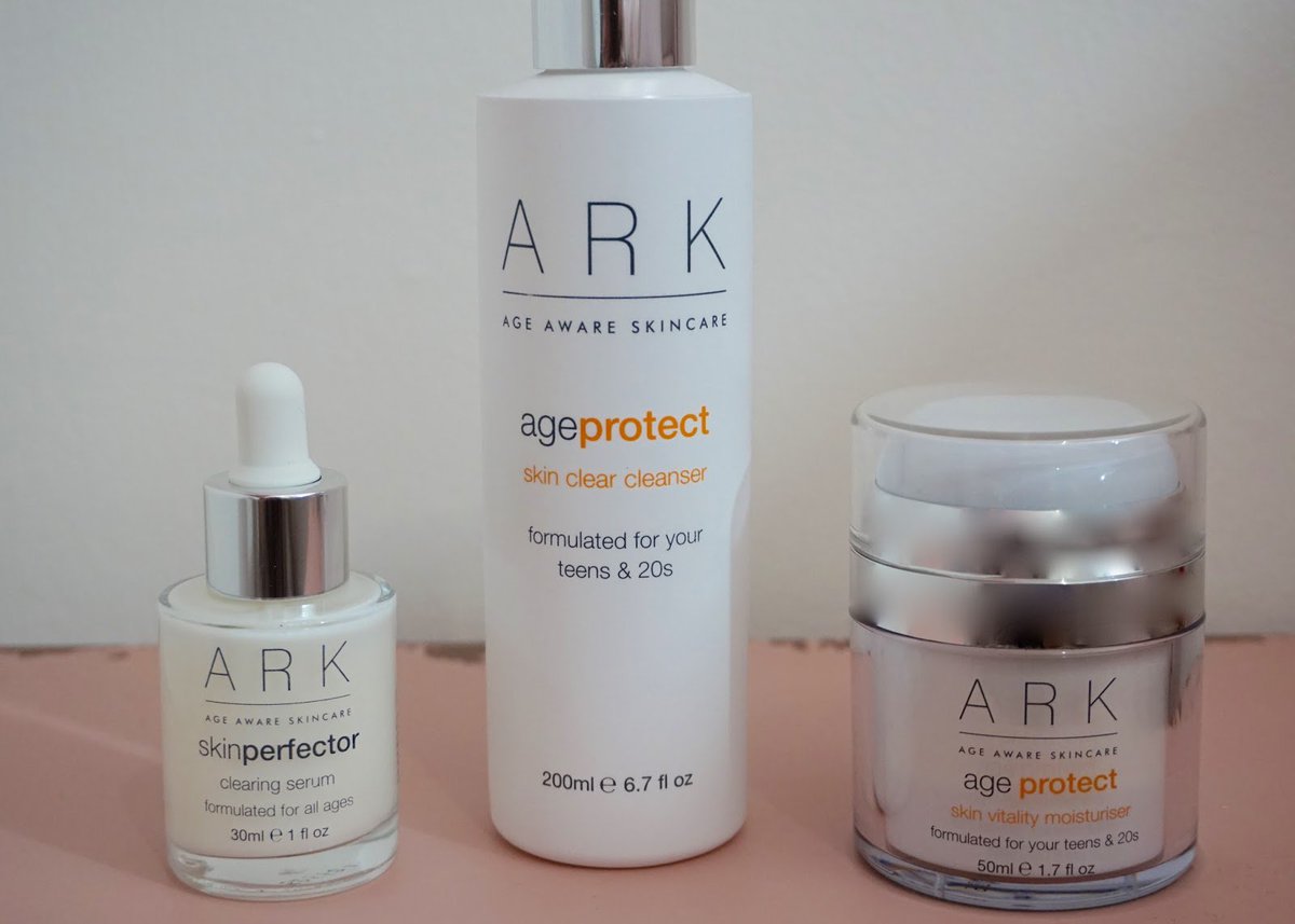 missmolliequirk's tweet photo. There's finally and new post up on the ole' blog! It's a review on @ArkSkincare: https://t.co/0Uoeg423Q7 https://t.co/P2yaWl5zMv
