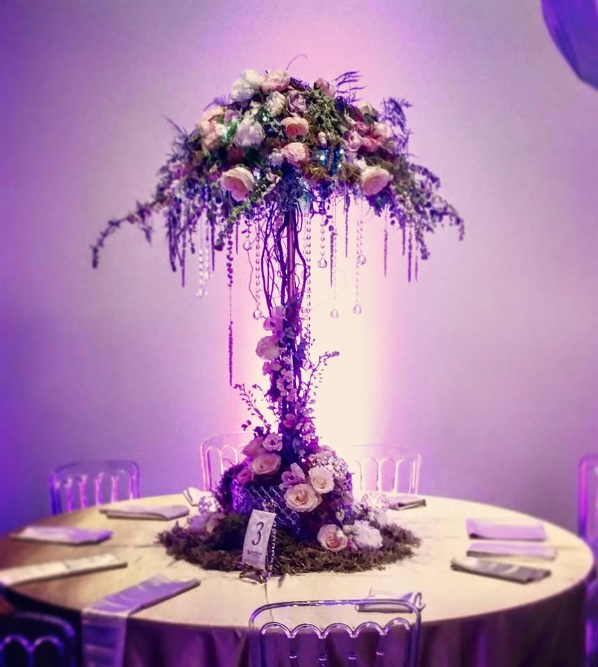 TwoBudsFloral's tweet photo. 2nd &amp; 3rd place for us at the WED event @ISESEdmonton at the @yourAGA we got a lamp for our mystery container #yeg https://t.co/shoC7iYQAe