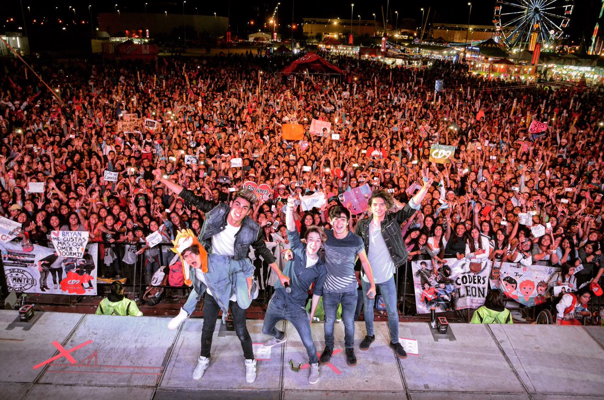 CD9's tweet image. 25/03/16 | Irapuato #ThePartyTour instagram.com/p/BDn5qFREB8C/