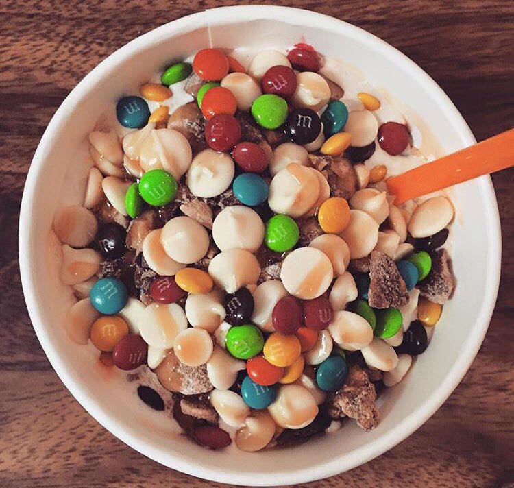 OleafNBPT's tweet photo. Load up on toppings. It's the final day of Double Points.
#nbpt #froyo #doublegood #sunnyday https://t.co/T6qa3eUxik